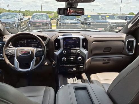 Used 2019 GMC Sierra 1500 SLT AWD/4WD image 32