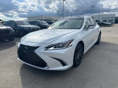 Used 2025 Lexus ES 350 w/ Premium Package