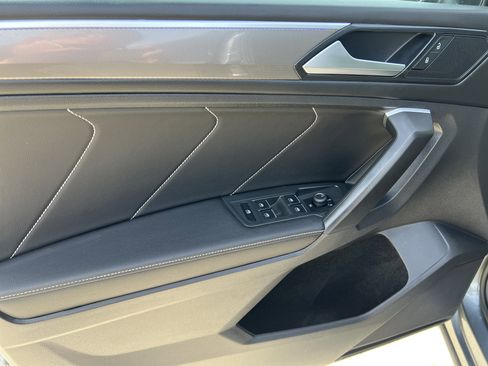 Certified 2023 Volkswagen Tiguan SE R-Line FWD image 13