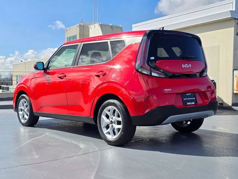Certified 2023 Kia Soul LX w/ Option Group 015 FWD image 7