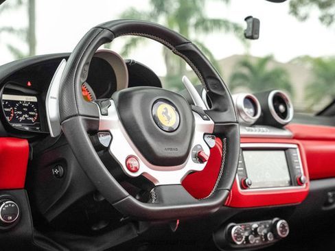 Used 2016 Ferrari California T image 37