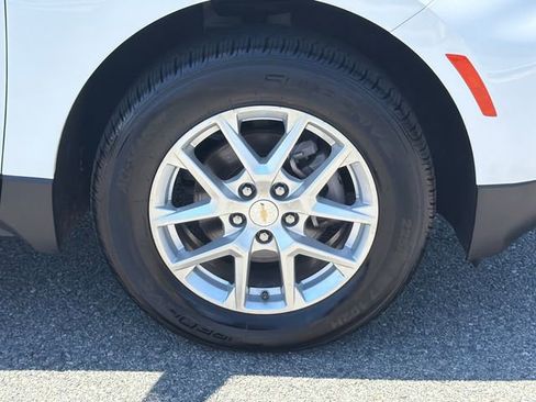 Used 2023 Chevrolet Equinox LT AWD/4WD image 12