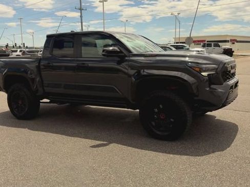 Used 2025 Toyota Tacoma TRD Pro AWD/4WD image 2