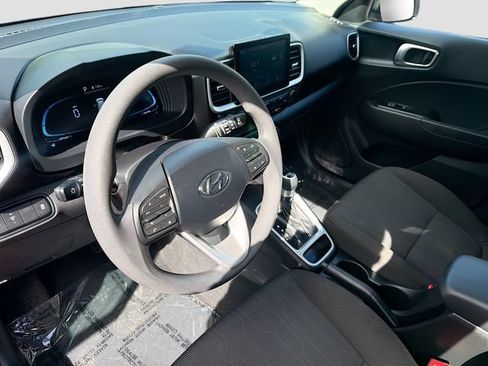 Certified 2023 Hyundai Venue SE FWD image 8