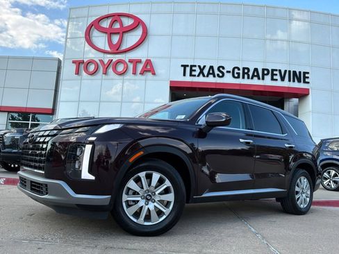 Used 2025 Hyundai Palisade SEL FWD image 2