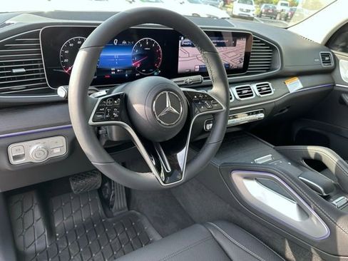 Certified 2025 Mercedes-Benz GLS 450 4MATIC image 15