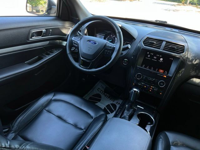 Used 2019 Ford Explorer XLT w/ Equipment Group 202A FWD image 30