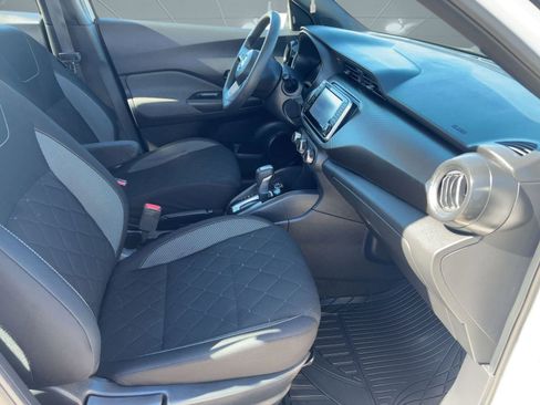 Used 2020 Nissan Kicks S image 27