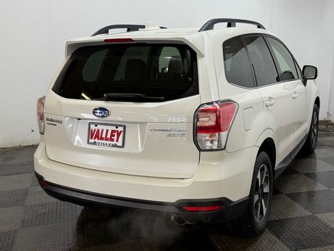 Used 2017 Subaru Forester 2.5i Limited image 9