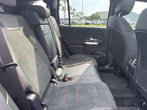 Used 2022 Mercedes-Benz GLB 250 image 9
