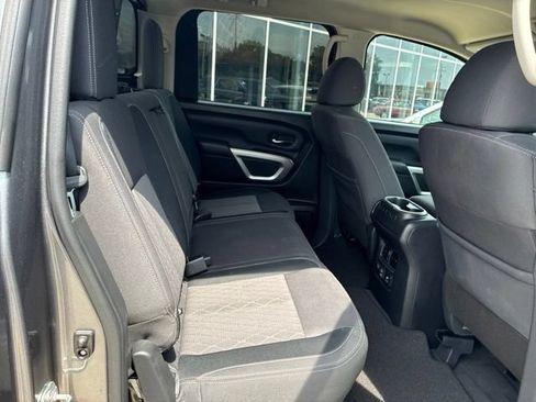 Used 2024 Nissan Titan SV w/ SV Convenience Package RWD image 9