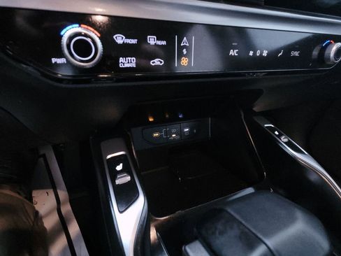Used 2025 Kia Sorento S image 19