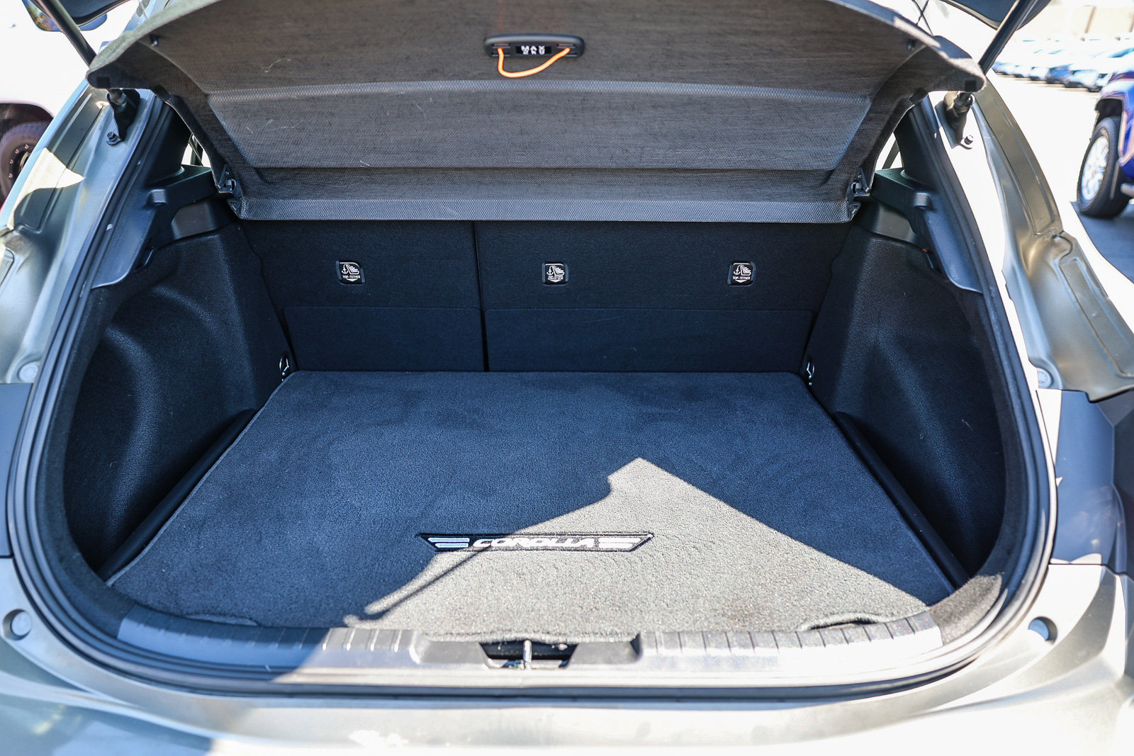 Used 2020 Toyota Corolla SE w/ Carpet Mat Package FWD image 24