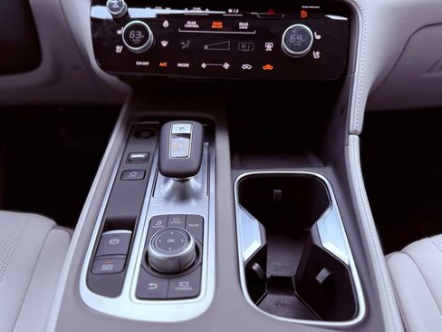 Certified 2026 INFINITI QX60 Luxe FWD image 16