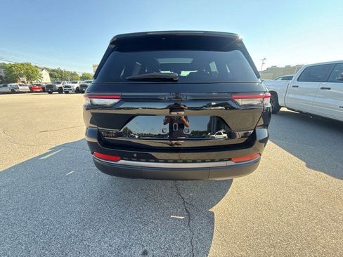New 2026 Jeep Grand Cherokee Limited w/ Limited Altitude Package AWD/4WD image 4