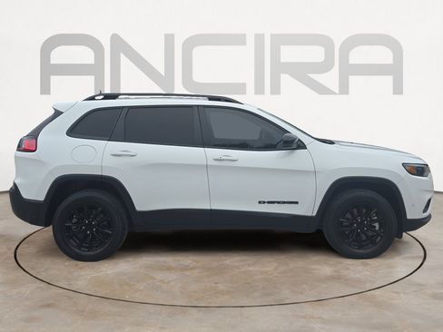 Certified 2023 Jeep Cherokee Altitude Lux image 9