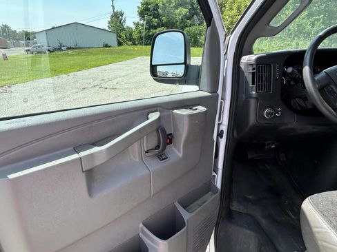 Used 2020 GMC Savana 2500 w/ Driver Convenience Package image 9