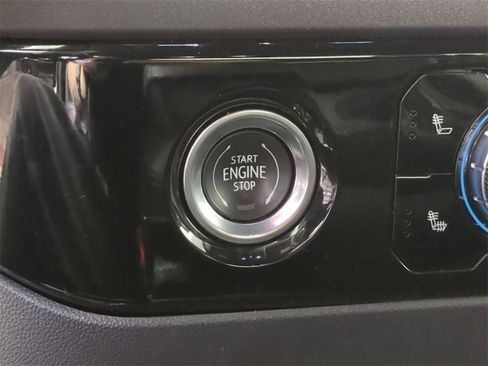 Certified 2024 GMC Sierra 1500 SLT image 17