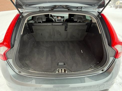 Used 2018 Volvo V60 T5 Cross Country w/ Convenience Package image 45