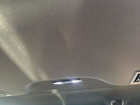 Used 2022 GMC Yukon XL AT4 image 26