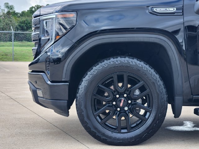 Used 2025 GMC Sierra 1500 Elevation w/ Elevation Premium Package AWD/4WD image 8