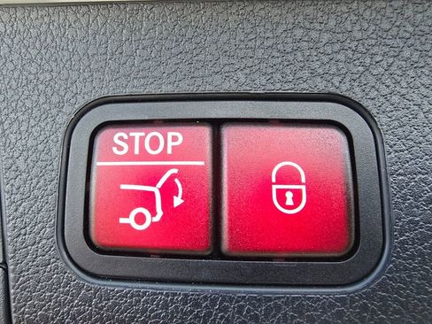 Used 2020 Mercedes-Benz GLB 250 GLB 250 image 19