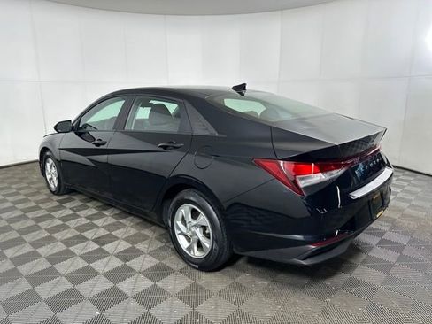 Used 2023 Hyundai Elantra SE image 5