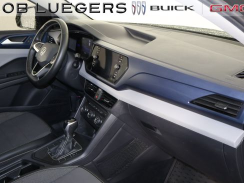 Used 2022 Volkswagen Taos SE FWD image 17