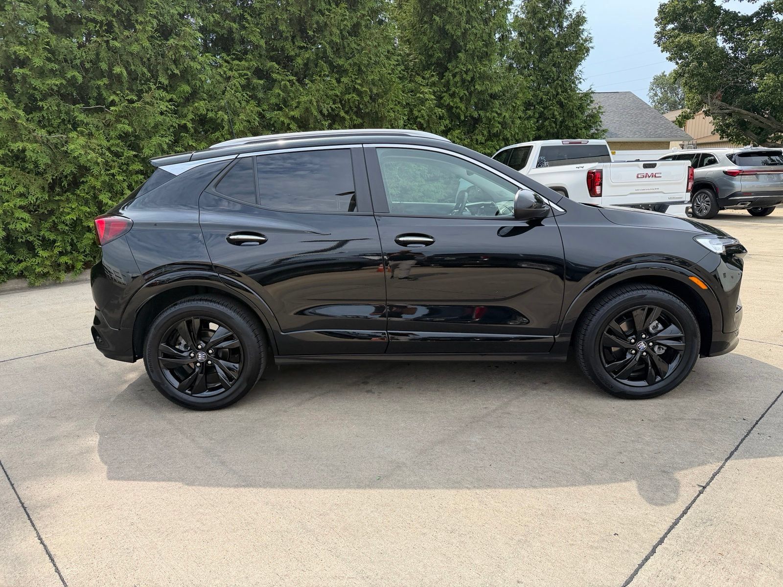 Used 2024 Buick Encore GX Sport Touring w/ Comfort Package FWD image 30
