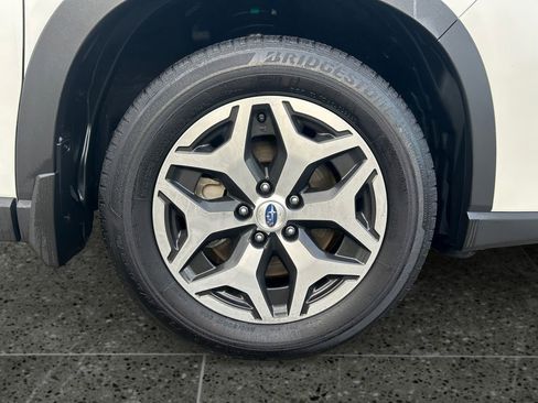 Used 2024 Subaru Forester Premium image 9