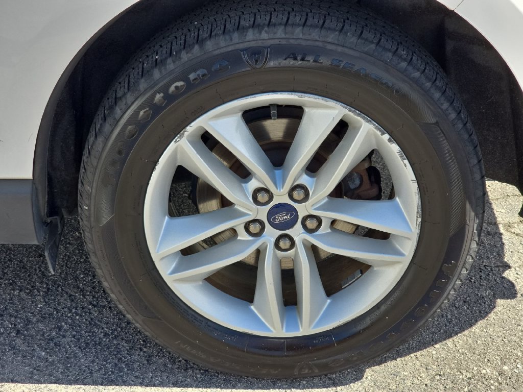 Used 2017 Ford Edge SEL w/ Equipment Group 201A AWD/4WD image 30