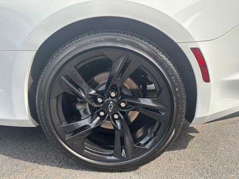 Used 2023 Chevrolet Camaro LT w/ RS Package image 4