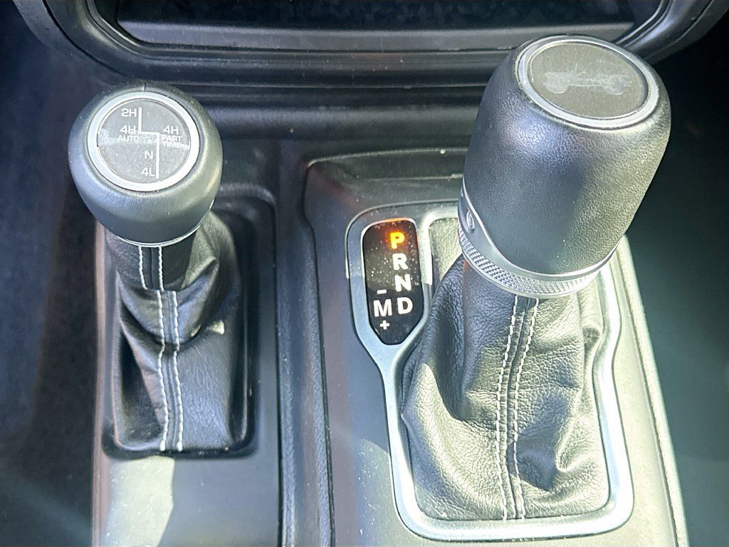 Used 2023 Jeep Wrangler Unlimited Sahara w/ Cold Weather Group AWD/4WD image 18