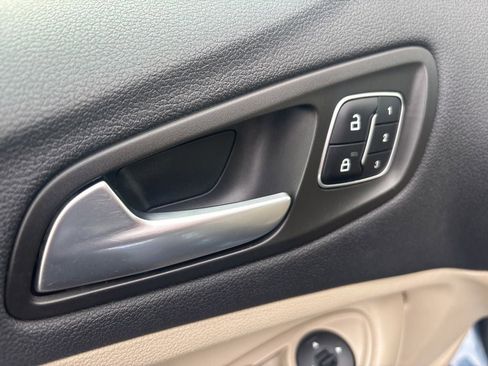 Used 2018 Ford Escape Titanium w/ Ford Safe & Smart Package AWD/4WD image 16