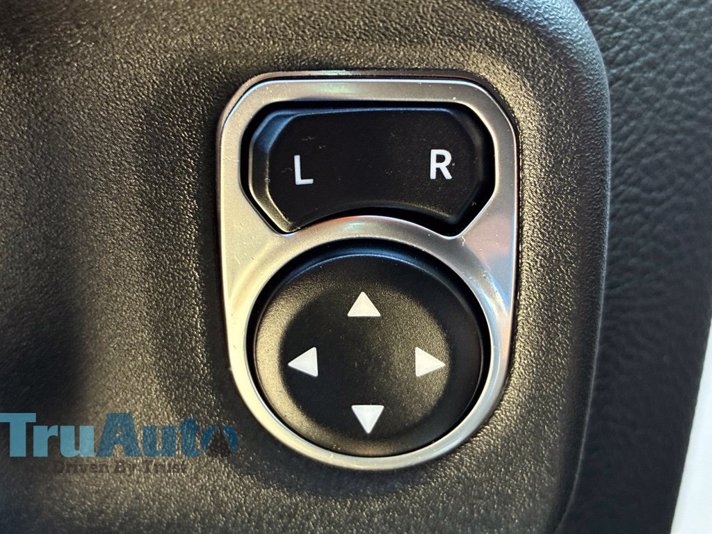 Used 2022 Jeep Wrangler Unlimited Sahara w/ Cold Weather Group AWD/4WD image 22