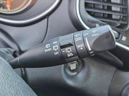 Used 2019 Jeep Cherokee Latitude Plus w/ Comfort/Convenience Group FWD image 16