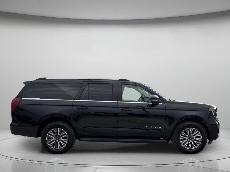 Used 2026 Ford Expedition Max Platinum AWD/4WD image 2