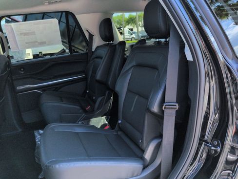 New 2026 Lincoln Navigator Premiere AWD/4WD image 14