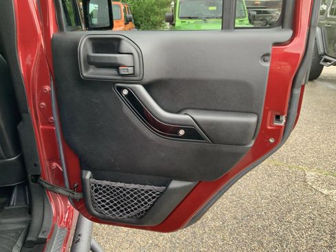 Used 2012 Jeep Wrangler Unlimited Sahara AWD/4WD image 48