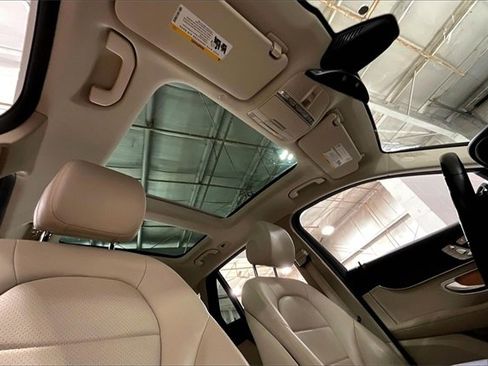 Used 2021 Mercedes-Benz GLC 300 4MATIC image 22