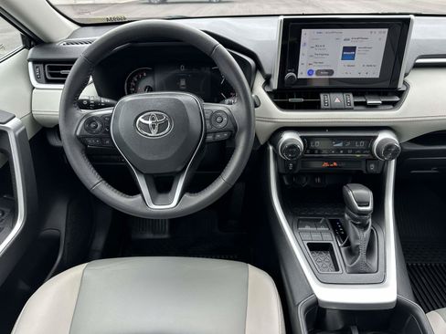 Used 2025 Toyota RAV4 XLE Premium FWD image 11