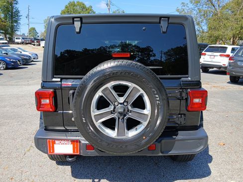 Used 2019 Jeep Wrangler Unlimited Sahara w/ Safety Group image 7