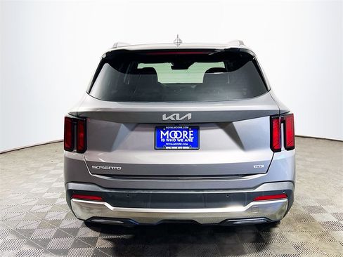 Used 2025 Kia Sorento EX w/ EX Panoramic Sunroof Package image 7