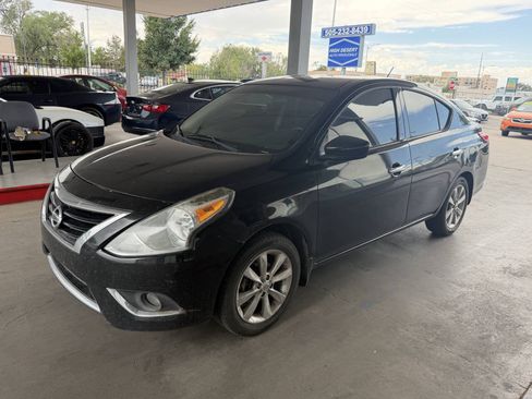 Used 2016 Nissan Versa FWD image 4