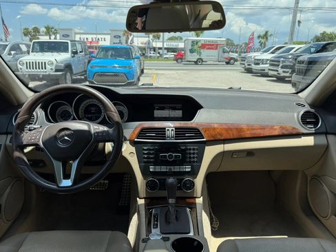 Used 2013 Mercedes-Benz C 250 Sedan image 10