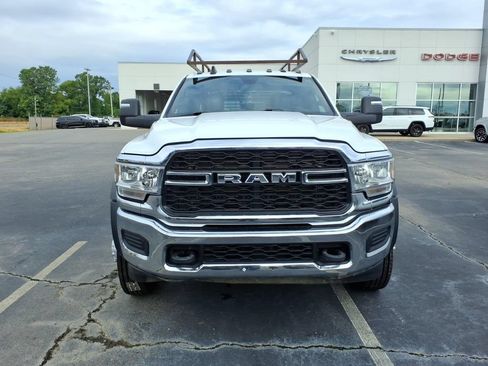 Used 2024 RAM 5500 Tradesman w/ Chrome Appearance Group AWD/4WD image 2