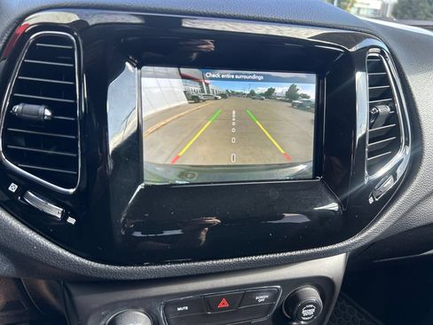 Used 2019 Jeep Compass Latitude AWD/4WD image 24