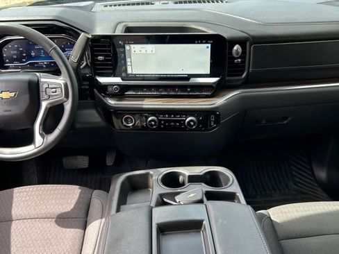 Used 2023 Chevrolet Silverado 1500 LT AWD/4WD image 7