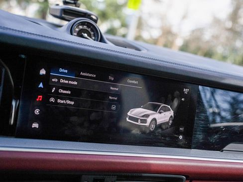 Used 2024 Porsche Cayenne S image 23