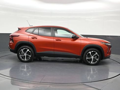 Used 2024 Chevrolet Trax RS FWD image 7